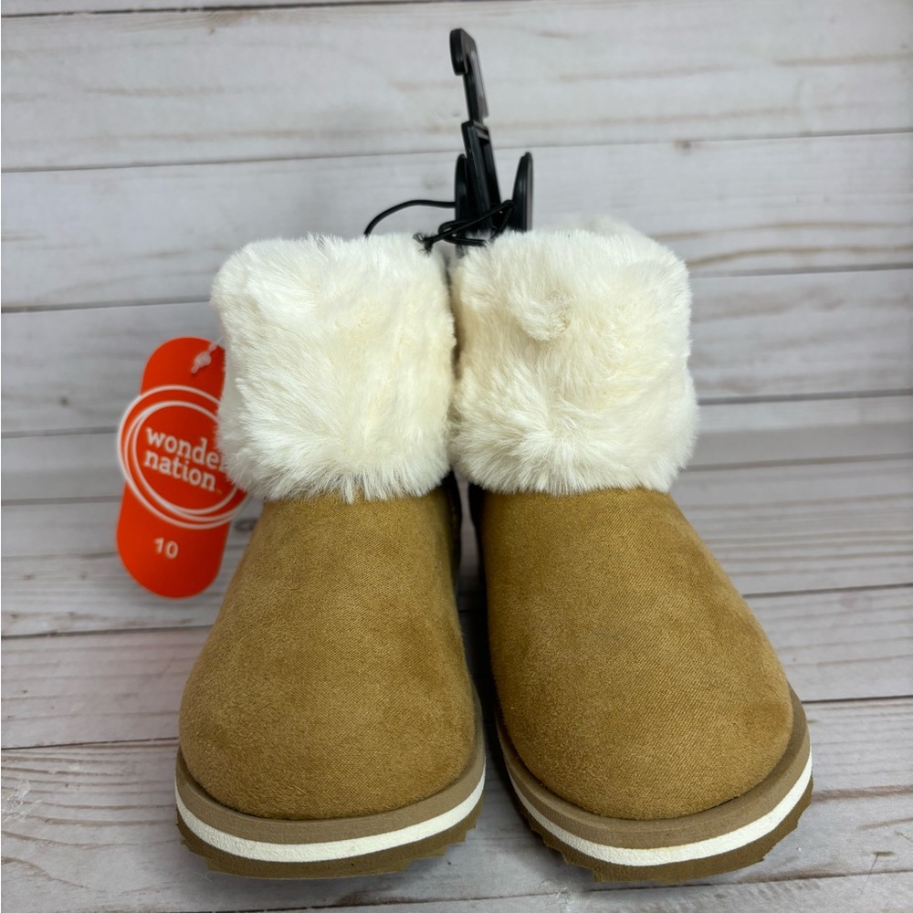 Brand new Fuzzy boots